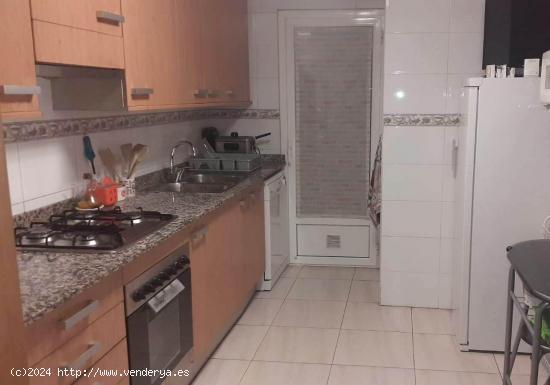 PISO AMPLIO CON PISCINA COMUNITARIA EN VENTA EN SANT MARTÍ SARROCA - BARCELONA