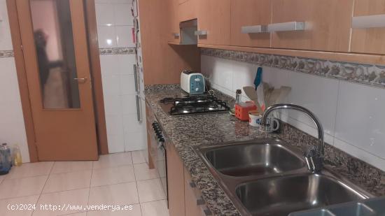 PISO AMPLIO CON PISCINA COMUNITARIA EN VENTA EN SANT MARTÍ SARROCA - BARCELONA