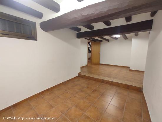 LOCAL COMERCIAL EN CENTRO DE VILAFRANCA DEL PENEDES ( BARCELONA ) - BARCELONA