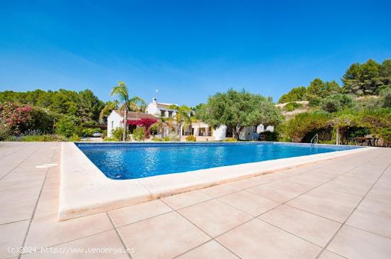 Preciosa finca con hermosas vistas y mucha privacidad y tranquilidad - ALICANTE