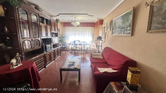 PISO EN VENTA CON POSIBILIDADES, EN LA ZONA DEL LLOMBO - VALENCIA