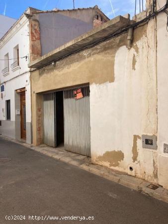  Casa adosada para reformar/ construir, en venta en calle Santa Teresa, 14. Rafelbuñol - VALENCIA 