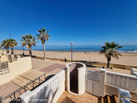 ADOSADO EN PRIMERA LINEA DE PLAYA - MIRAMAR! - VALENCIA