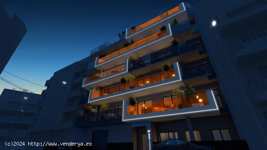 Apartamento de 3 dormitorios en Planta Primera en Edificio de Lujo sito en Calle La Loma, Torrevieja