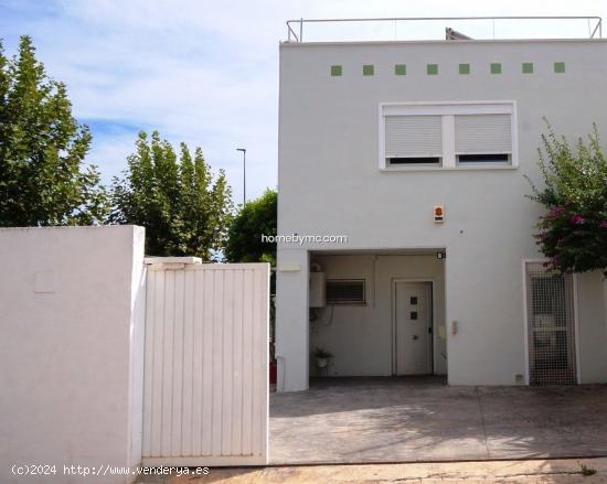 Moderno y amplio chalet adosado de esquina a la venta en Albir - ALICANTE