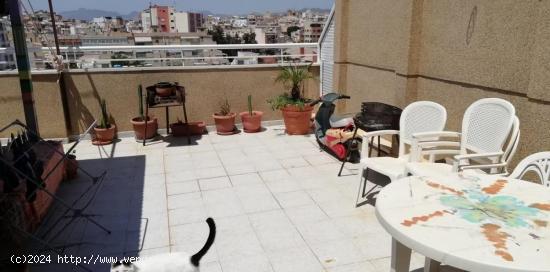 Piso con solarium de 50 m2 en segunda línea de playa, a tan sólo 72m2, con vistas al mar, en Águi