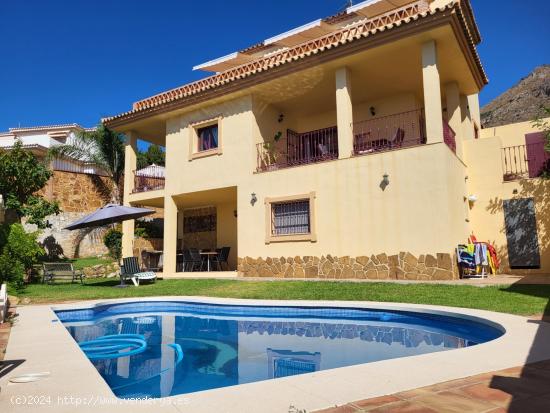 Chalet independiente con vista al mar y piscina privada en Benalmádena - Santangelo Sur - MALAGA