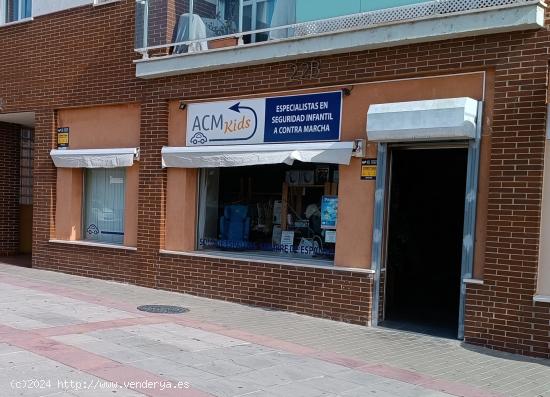 Local comercial reformado zona Casines - CADIZ