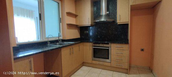 Unifamiliar adosada en venta  en Sant Hipòlit de Voltregà - Barcelona