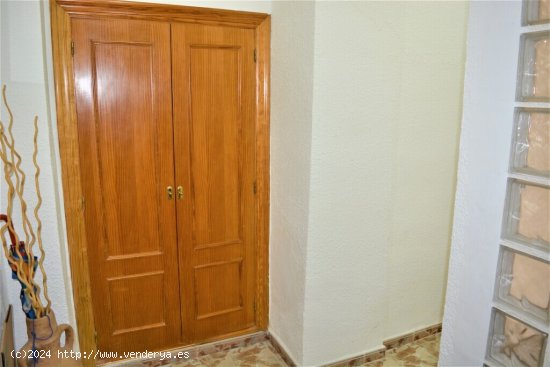 Venta de apartment en Alicante, de 90m2 con 3 dormitorios y 1 baño