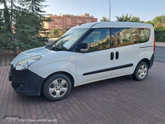  Opel Combo 1.3 CDTI 90CV 5 PLAZAS de 2016 con 170.000 Km por 8.775 EUR. en Madrid 