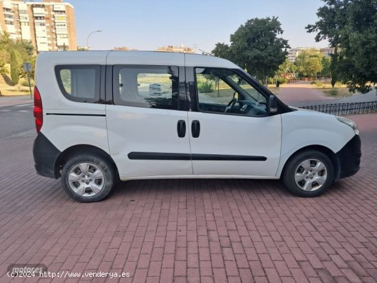 Opel Combo 1.3 CDTI 90CV 5 PLAZAS de 2016 con 170.000 Km por 8.775 EUR. en Madrid