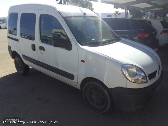 Renault Kangoo Combi 1.5 DCI. con 5 plazas. de 2005 con 313.000 Km por 2.500 EUR. en Murcia