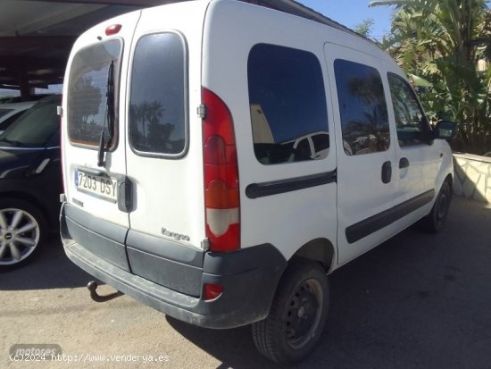 Renault Kangoo Combi 1.5 DCI. con 5 plazas. de 2005 con 313.000 Km por 2.500 EUR. en Murcia