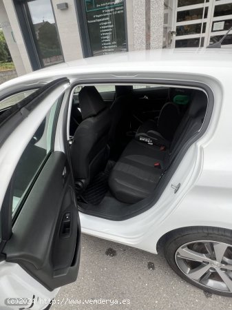 Peugeot 308 SW Allure PureTech 130 S&S MAN de 2015 con 73.000 Km por 10.000 EUR. en Lugo