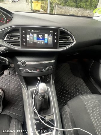 Peugeot 308 SW Allure PureTech 130 S&S MAN de 2015 con 73.000 Km por 10.000 EUR. en Lugo