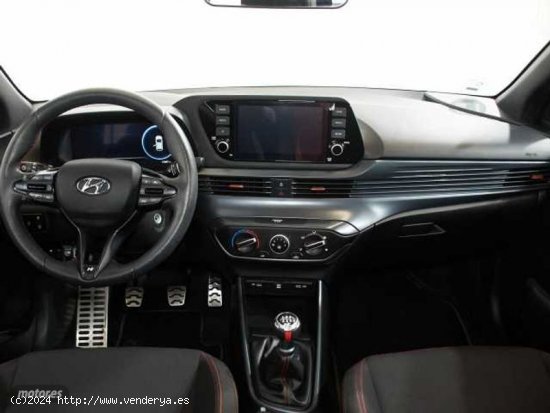 Hyundai i20 1.2 MPI Nline 30 Aniversario de 2023 con 12.090 Km por 17.990 EUR. en Cadiz