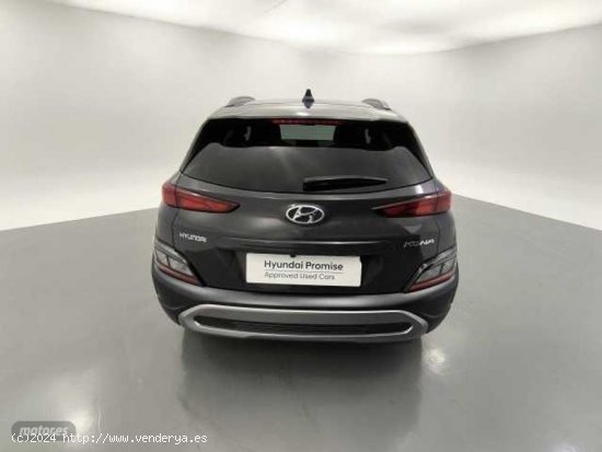 Hyundai Kona 1.0 TGDI Tecno 4x2 de 2023 con 11.200 Km por 22.900 EUR. en Barcelona