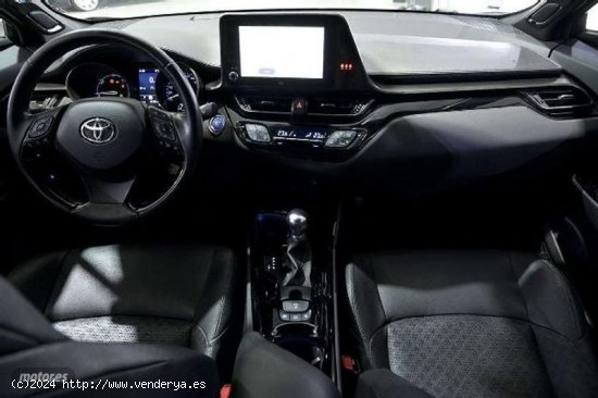 Toyota C-HR 2.0 180h Luxury de 2022 con 52.168 Km por 27.590 EUR. en Madrid