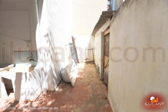 LOCAL COMERCIAL IDEAL PARA CAMBIO DE USO A VIVIENDA - ALICANTE