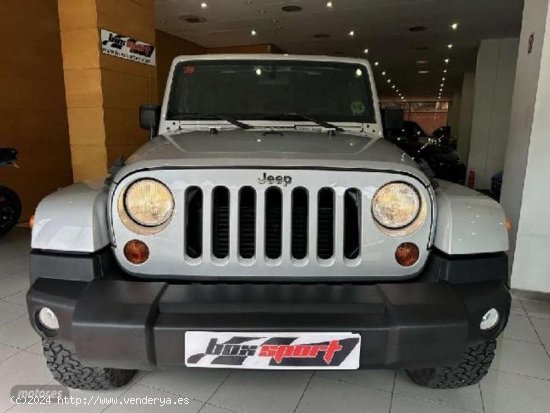 Jeep Wrangler Unlimited 2.8crd Sahara Aut. de 2012 con 114.000 Km por 28.900 EUR. en Barcelona