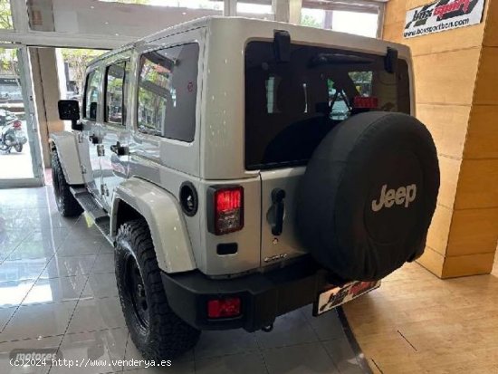 Jeep Wrangler Unlimited 2.8crd Sahara Aut. de 2012 con 114.000 Km por 28.900 EUR. en Barcelona