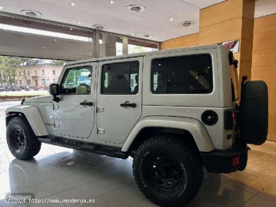 Jeep Wrangler Unlimited 2.8crd Sahara Aut. de 2012 con 114.000 Km por 28.900 EUR. en Barcelona