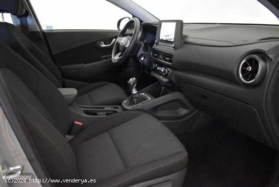 Hyundai Kona 1.0 TGDI Maxx 4x2 de 2023 con 9.930 Km por 21.500 EUR. en Asturias