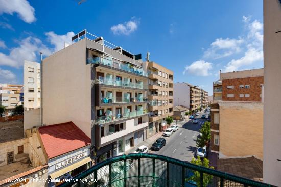 HERMOSO APARTAMENTO 2 HABITACIONES + GARAJE y PISCINA COMUNITARIA!! - ALICANTE