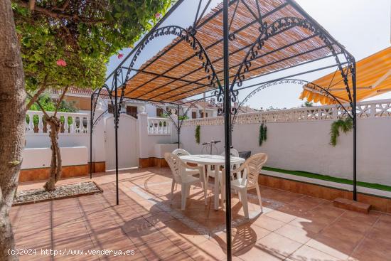 Oportunidad de Vivienda Unifamiliar tipo dúplex en Roquetas de Mar, zona La Romanilla. - ALMERIA