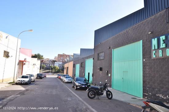 Nave industrial en venta en el polígono San Carlos - ALMERIA