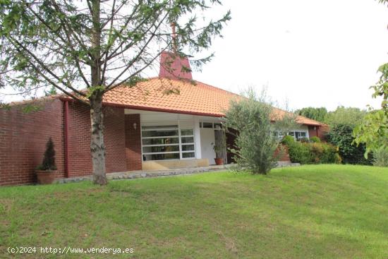 CHALET INDEPENDIENTE CON JARDIN PARA ENTRAR A VIVIR EN OREÑA - CANTABRIA