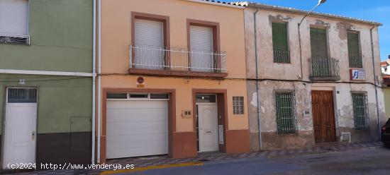 CASA COMPUESTA POR DOS VIVIENDAS INDEPENDIENTES - ALBACETE