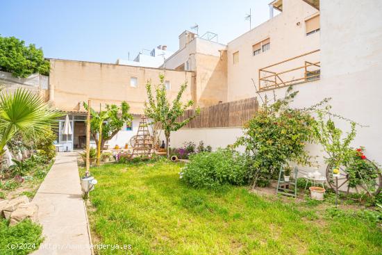 Casa con Jardín y parking en el Coll d´en Rabassa - BALEARES