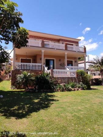 se vende villa en la sierrezuela - MALAGA