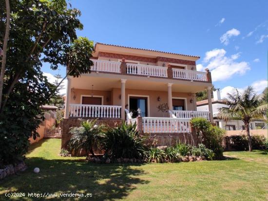 se vende villa en la sierrezuela - MALAGA