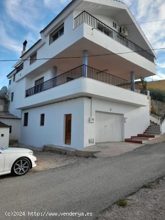 CASA CON TERRAZA EN CUEVAS DEL NORTE - MURCIA