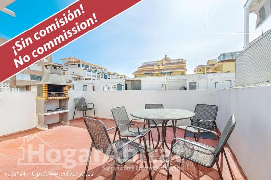 ADOSADO CON PISCINA, PARKING Y TERRAZA CERCA DE LA PLAYA - ALICANTE