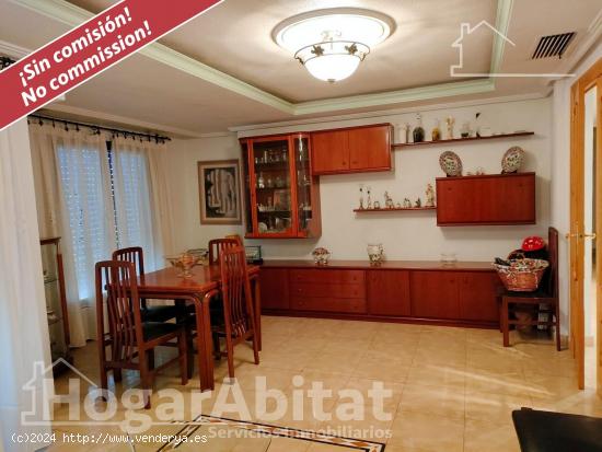 AMPLIA CASA CON LOCAL COMERCIAL 3 BALCONES Y TERRAZA - ALICANTE