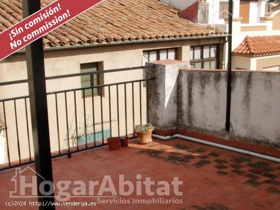 AMPLIA CASA CON TERRAZA, CHIMENEA Y 2 BALCONES - CASTELLON