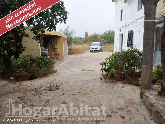 CASA ESQUINERA CON BARBACOA Y RODEADA DE NATURALEZA - CASTELLON