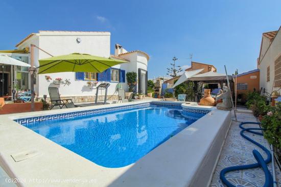 Villa independiente con piscina privada en La Florida, Orihuela Costa - ALICANTE