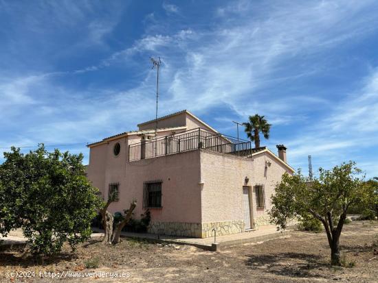 Bienvenido al chalet de tus sueños en Alzabares - ALICANTE