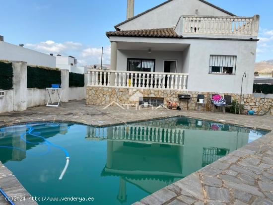 Encantador chalet, ubicado en la tranquila zona de Xauxa en Marxuquera - VALENCIA