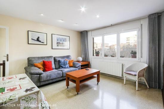 SE VENDE VIVIENDA MUY CERCA DEL EIX MACIA - BARCELONA