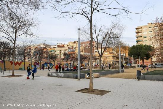 SE VENDE VIVIENDA MUY CERCA DEL EIX MACIA - BARCELONA