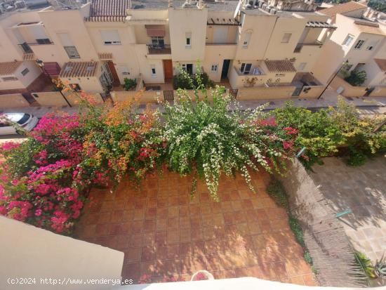 Preciosa triplex en la zona del Alcor en Almerimar - ALMERIA