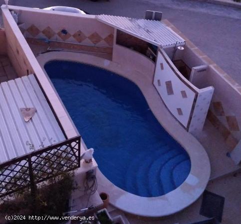 VILLA ESPACIOSA EN BLUE LAGOON CON PISCINA PROPIA - ALICANTE