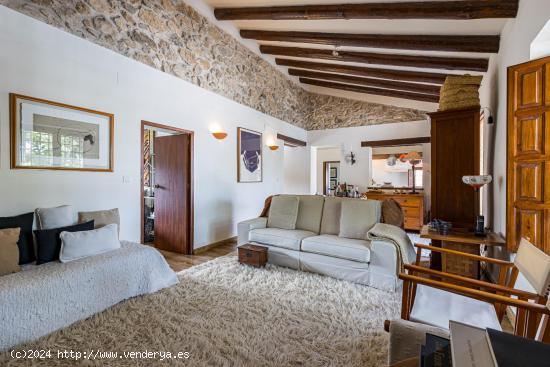 PRECIOSA CASA CON TERRENO Y PISCINA EN MULA - MURCIA