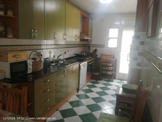 Chalet con terraza de 350 metros! y gran parcela. - TARRAGONA